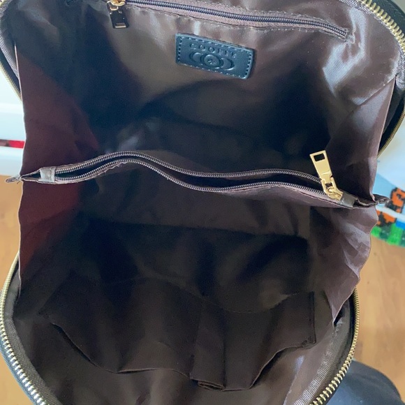 Purse/backpack - Picture 3 of 3